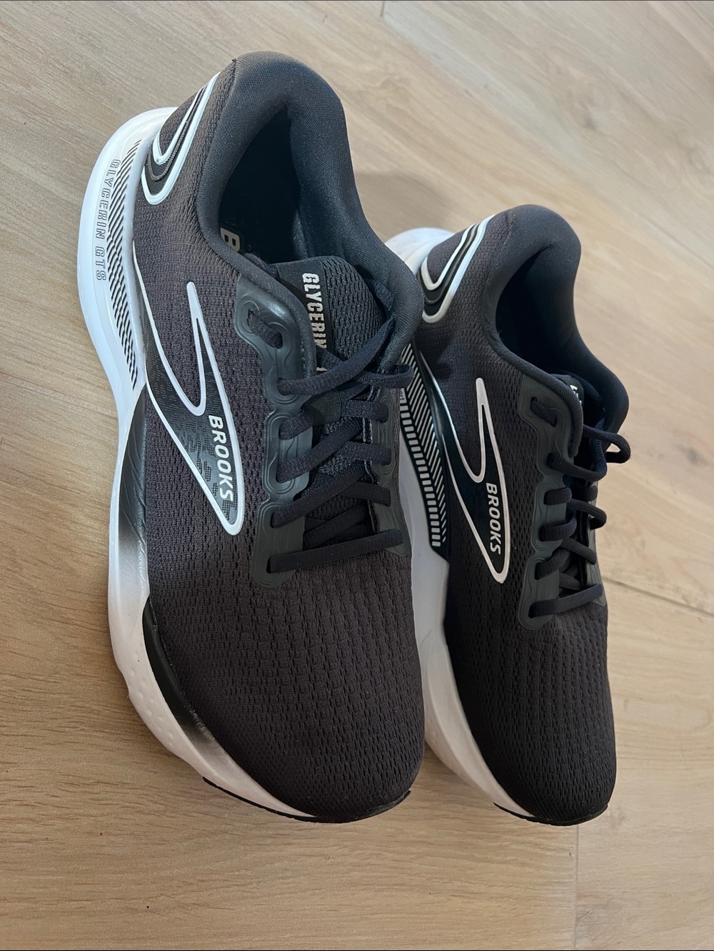 Brooks Glycerin GTS 21 Shoes Black/White Running Sneakers men’s 10